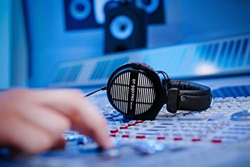 beyerdynamic DT 990 Pro 250 ohm Over-Ear Studio Headphones for Mixing, Mastering, and Editing 2